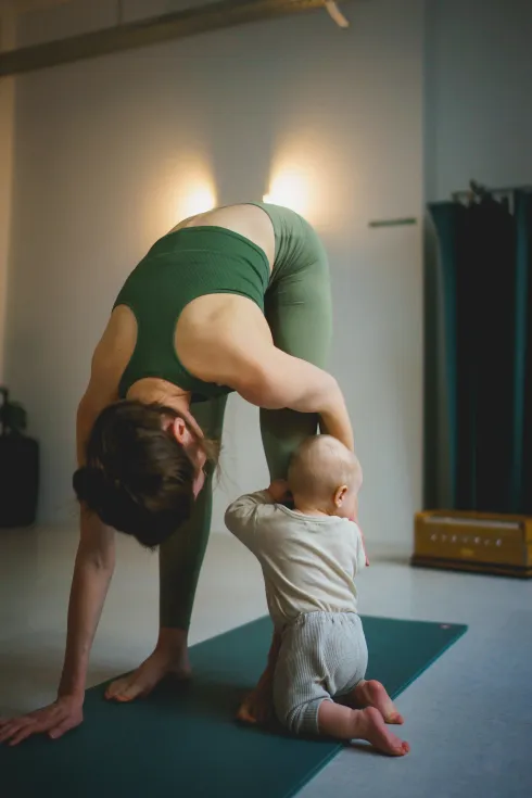 NEW ⚡️  Postnatal Yoga ● EN