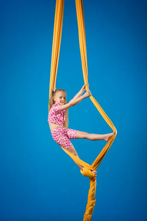 KINDER Luftakrobatik / Aerial Acrobatics for KIDS, 6-10 [DE/EN]